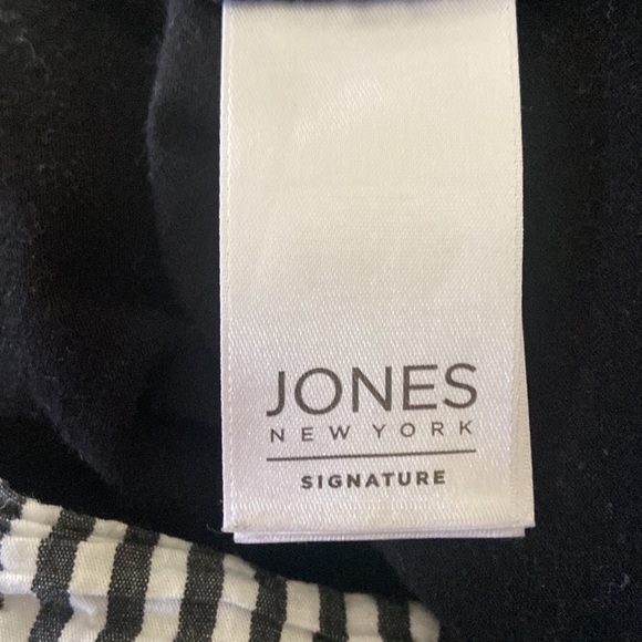 Jones NY black and white top with stripes medium - Picture 6 of 12